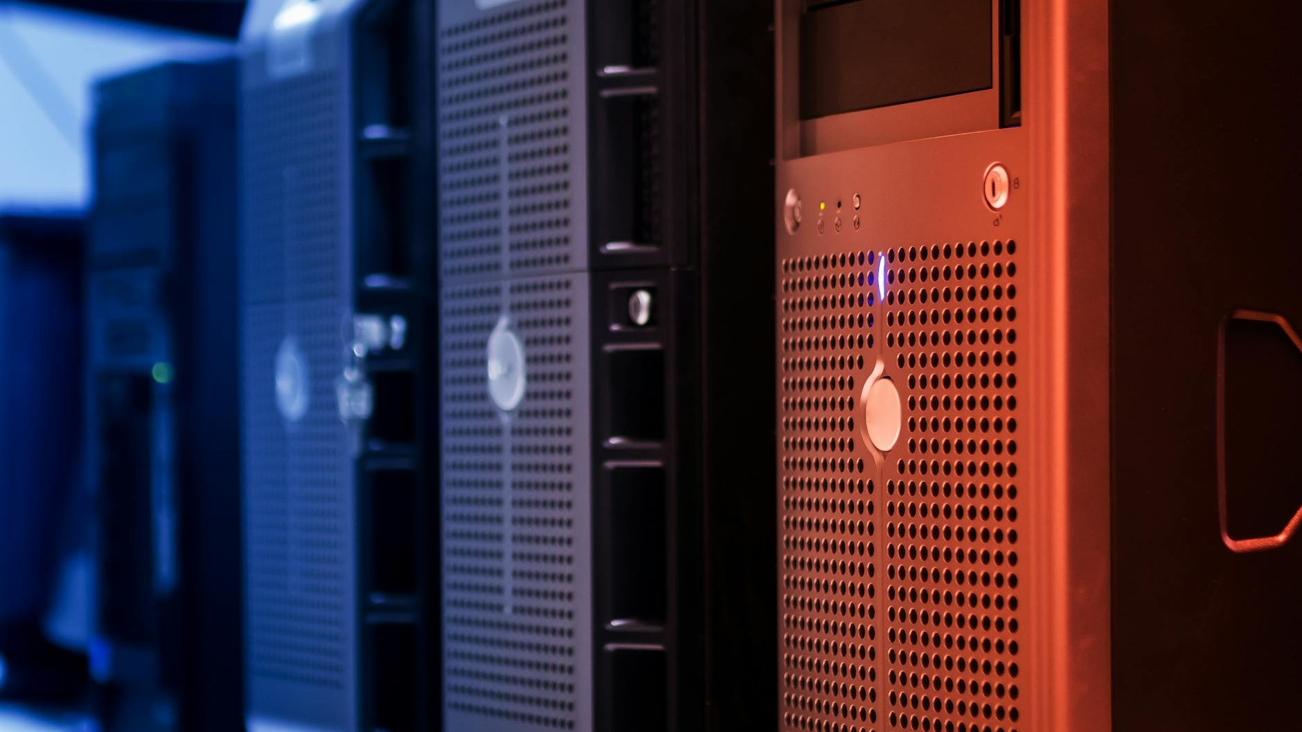 AI Agent 的代码执行沙箱：从容器到微虚拟机的隔离之道